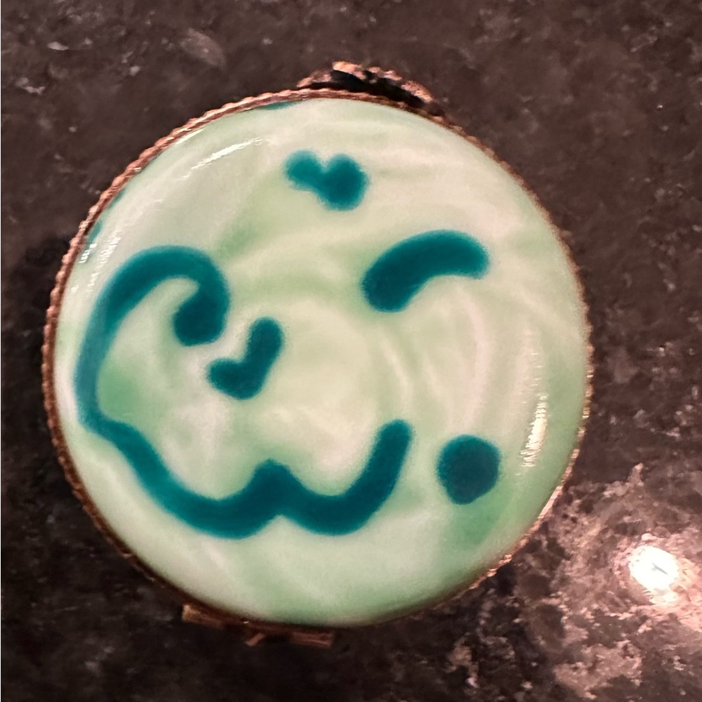 Vintage Limoges Kiwi Pie Slice Trinket Box - Picture 3 of 6